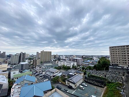 閑静な街並みの眺めは、心も体も落ち着きますね。  