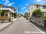 外観：【前面道路】ゆとりある道路幅で車の出し入れもスムーズ。毎日のカーライフを快適にサポートします