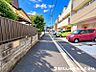 外観：【前面道路】ゆとりある道路幅で車の出し入れもスムーズ。毎日のカーライフを快適にサポートします