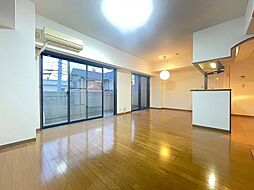 アダージョ・ドゥーエ 2階4LDKのリビング/ダイニング