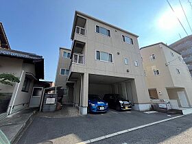 ラ・メゾン西原  ｜ 広島県広島市安佐南区西原8丁目（賃貸マンション3LDK・1階・80.66㎡） その1