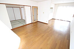 バス 上岩ノ上下車 徒歩5分の賃貸一戸建て 4LDKのリビング/ダイニング