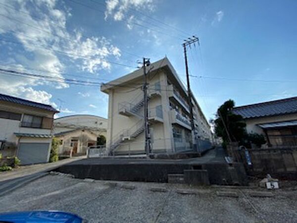 画像16:小学校「熊野町立熊野第一小学校まで597ｍ」