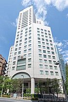 ＭＯＭＥＮＴＯ　ＳＨＩＯＤＯＭＥ  ｜ 東京都港区東新橋2丁目3-17（賃貸マンション1LDK・21階・55.90㎡） その1