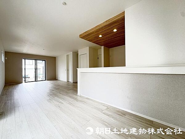 リビング/ダイニングを拡大表示