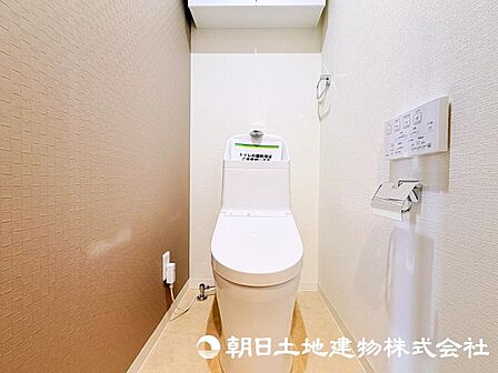 住まいの中で毎日利用するトイレは、快適性にもこだわりたいポイント。清潔で心地よい空間が魅力です。