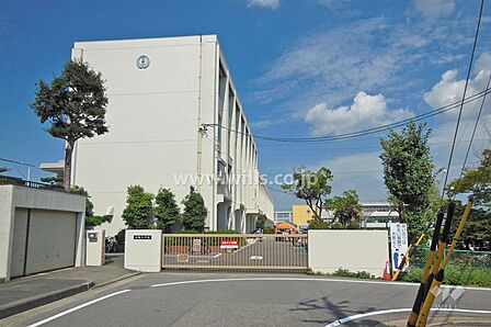 白鳳小学校[公立]の外観