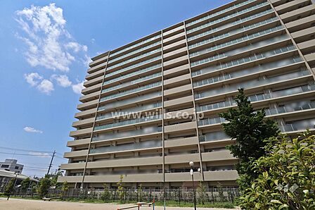 セントアースの外観(南側から)