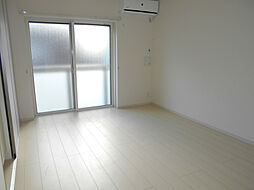 リブリ・ウェルス 103 1階1Kのリビング/ダイニング