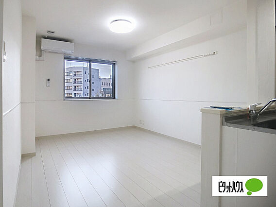 CherieAnera_内装_4