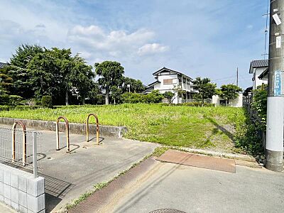 外観：106坪の広々。閑静な住宅地