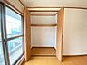 収納：周りも住宅の落ち着いた住環境。陽当たり良好です。