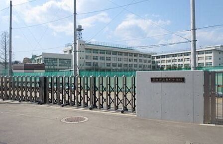 仙台市立長町中学校 徒歩17分。 1330m