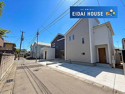 外観:前面道路含む外観 外観:前面道路含む外観