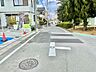 外観：前面道路含む現地写真