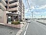 外観：前面道路含む現地写真