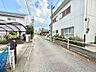 外観：前面道路含む現地写真