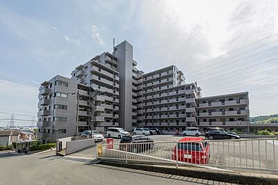 外観:高槻グランドハイツにて中古マンション販売開始いたしました! 外観:高槻グランドハイツにて中古マンション販売開始いたしました!