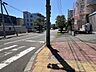 外観：前面道路含む現地写真