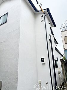 外観:街に溶け合う美しい景観を生みだしているにも関わらず、採光や風通しを考えて設計された間取り。近隣との視線を考え、街全体で調整される窓位置。住まうご家族の心地よさを最優先しました。 外観:街に溶け合う美しい景観を生みだしているにも関わらず、採光や風通しを考えて設計された間取り。近隣との視線を考え、街全体で調整される窓位置。住まうご家族の心地よさを最優先しました。