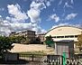 周辺：世田谷区立瀬田中学校 徒歩17分。 1350m