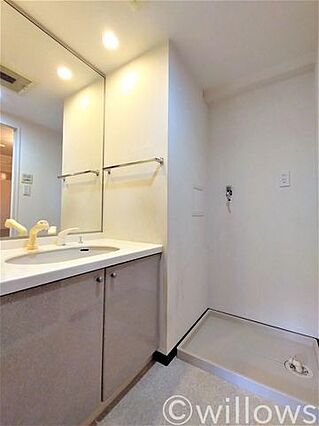 洗面台は朝を快...