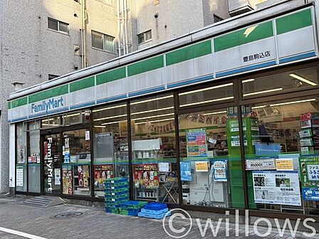 コンビニ 徒歩1分