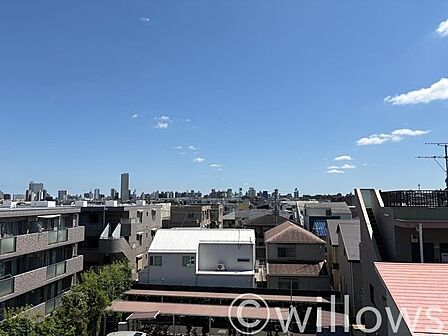 眺望の良い部屋で新生活をしてみませんか?青空がみえたり、眺望や窓からの景色が良いと、家で過ごす時間も快適なものとなります。