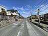 その他：前面道路は約９ｍありますので広々としてます♪