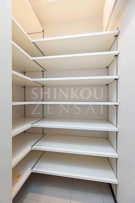 シューズインクローク　＊同タイプ参考写真