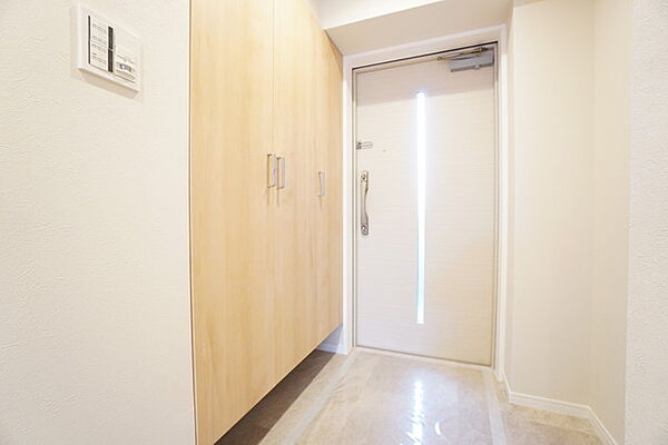 玄関を拡大表示
