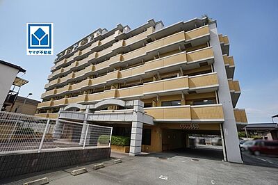 外観:スーパーやコンビニなども近く周辺環境充実。快適でゆとりのある生活空間で新生活を始めましょう^^ 外観:スーパーやコンビニなども近く周辺環境充実。快適でゆとりのある生活空間で新生活を始めましょう^^