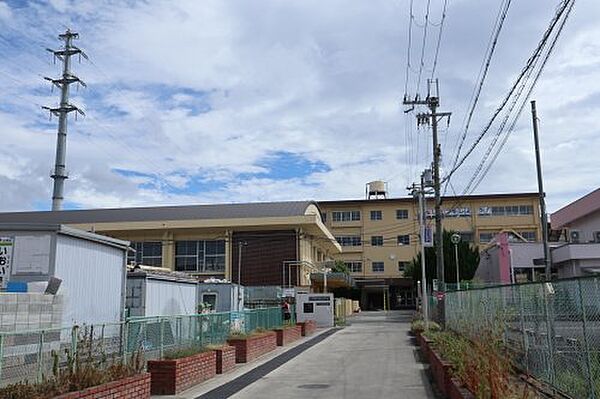 画像26:【小学校】八尾市立東山本小学校まで718ｍ
