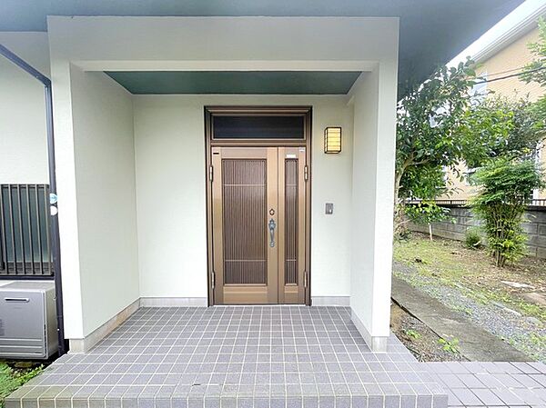 玄関を拡大表示