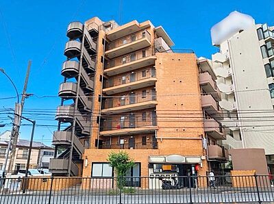 外観：「白楽」駅徒歩8分　生活に便利な設備・仕様を揃えた快適住宅です。