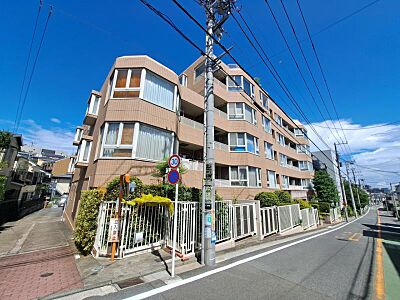 外観：清潔感のあるシンプルな外観が魅力的な物件です。