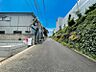 外観：完成前の状態をご覧頂くことで、隣接した環境をしっかりとご確認頂けます。現地外観写真（2026.9.4撮影）