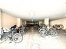 その他：屋根がついた駐輪場、自転車も濡れにくいです。