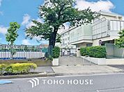 徒歩2分。江戸川区立下鎌田東小学校 150m