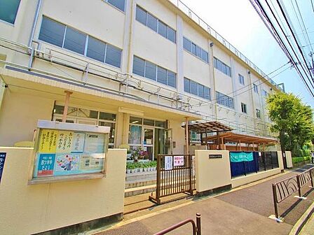 葛飾区立四ツ木中学校 徒歩12分。 930m