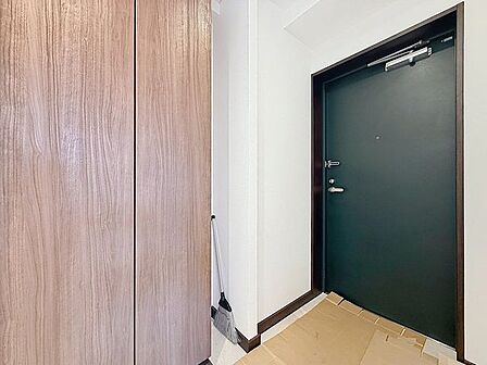 「玄関」家の中でお客様を迎える最初の場所である玄関。豊富な玄関収納で、常に綺麗に保つことが出来ます。
