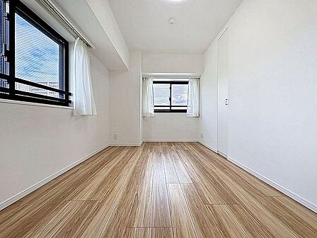 「8帖の居室」心と体をゆったりと安らげる主寝室。寝室のゆとりが大きい分だけ、暮らしの安らぎは深まり、一日の疲れを癒せます。