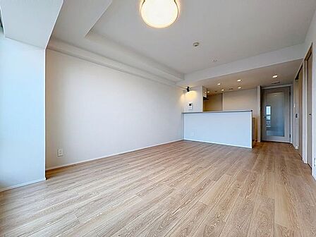「寛ぎの空間・14.5帖リビング」毎日過ごす場所だからこそ、飽きのこないデザインが大事。本当に欲しい「寛げる空間」を実感して頂けます。