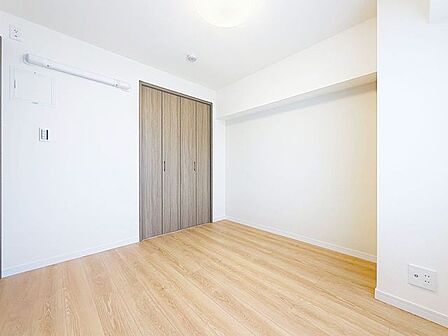 「居室」お子様の成長に合わせて机やベットを自由にレイアウトできるようにと、小さな自立心を育むお部屋作りを見越してご覧下さい。