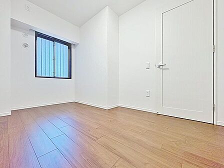 「居室」お子様の成長に合わせて机やベットを自由にレイアウトできるようにと、小さな自立心を育むお部屋作りを見越してご覧下さい。