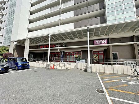 徒歩2分。まいばすけっと 市川駅南店 90m