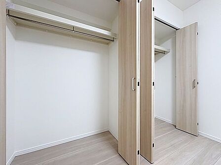 「収納」全ての居室にクローゼットを完備しております。