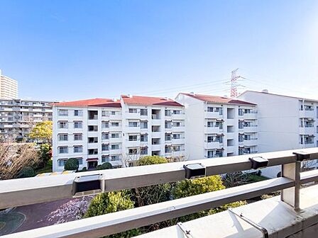 「眺望」心地よい風を感じながら、青空を眺め一息つくことのできる住空間です。