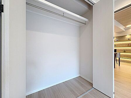 「収納」全ての居室にクローゼットを完備しております。
