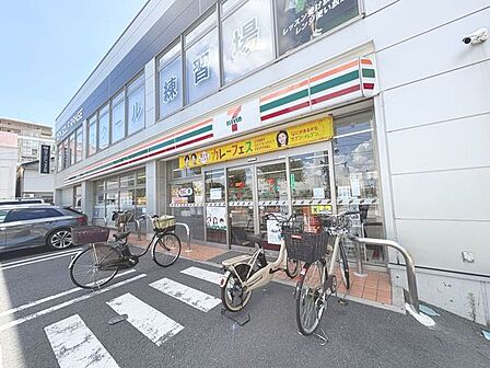 徒歩3分。セブンイレブン荒川東尾久6丁目店 240m